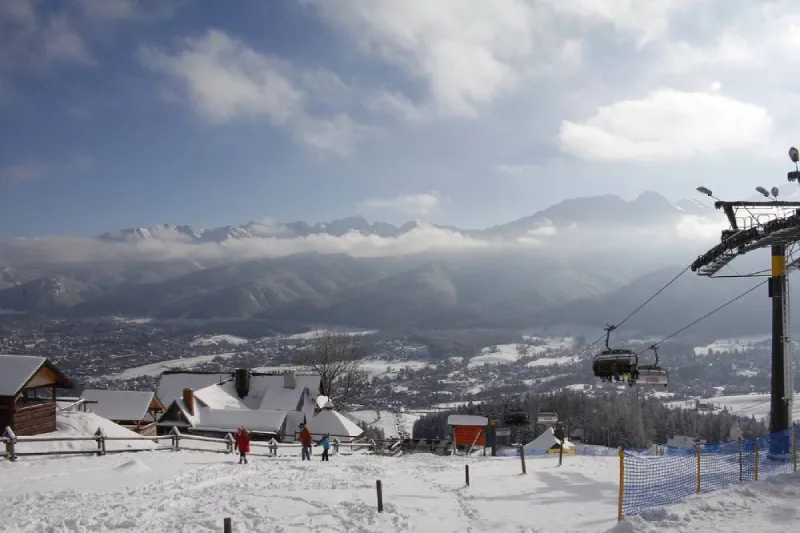 Skier à Zakopane en Pologne