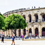 Arènes de Nîmes vues de l’extérieur pendant la Feria des Vendanges 2025