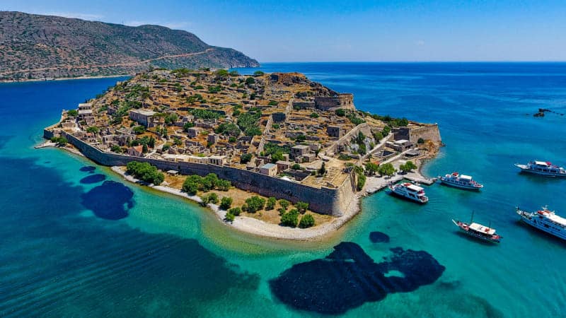 Vue aérienne de l’île de Mochlos, site archéologique proche de Sitia Lasithi en Crète