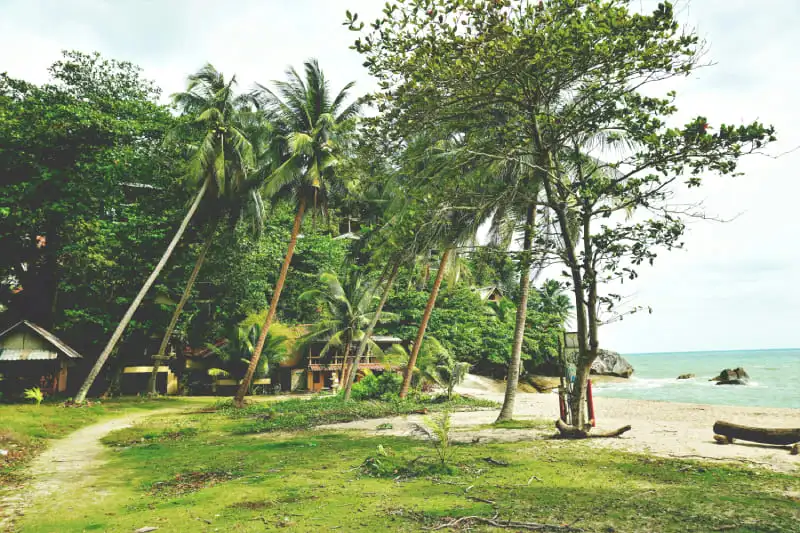 Plage de Koh Phangan, idéale pour la baignade et le snorkeling dans le golfe de Thaïlande